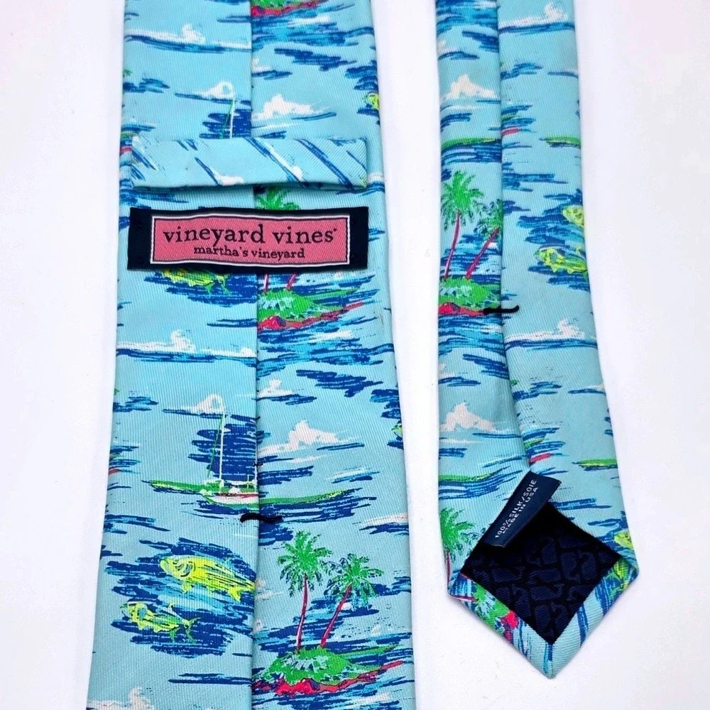 Vineyard Vines Martha Vineyard Silk Tie Light Blue Tropical Island Sailboat Fish
